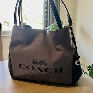 Coach Shoulder Dalton 31 Horse and Carriage Like New black silver bad lands